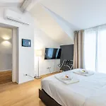 Spacious 3 Bedroom 2 Bathroom Near Metro Crocetta Center شقة ميلان