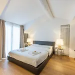 Spacious 3 Bedroom 2 Bathroom Near Metro Crocetta Center شقة *