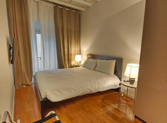 Spacious 3 Bedroom 2 Bathroom Apartment Near Metro Crocetta Milan City Center * Milan